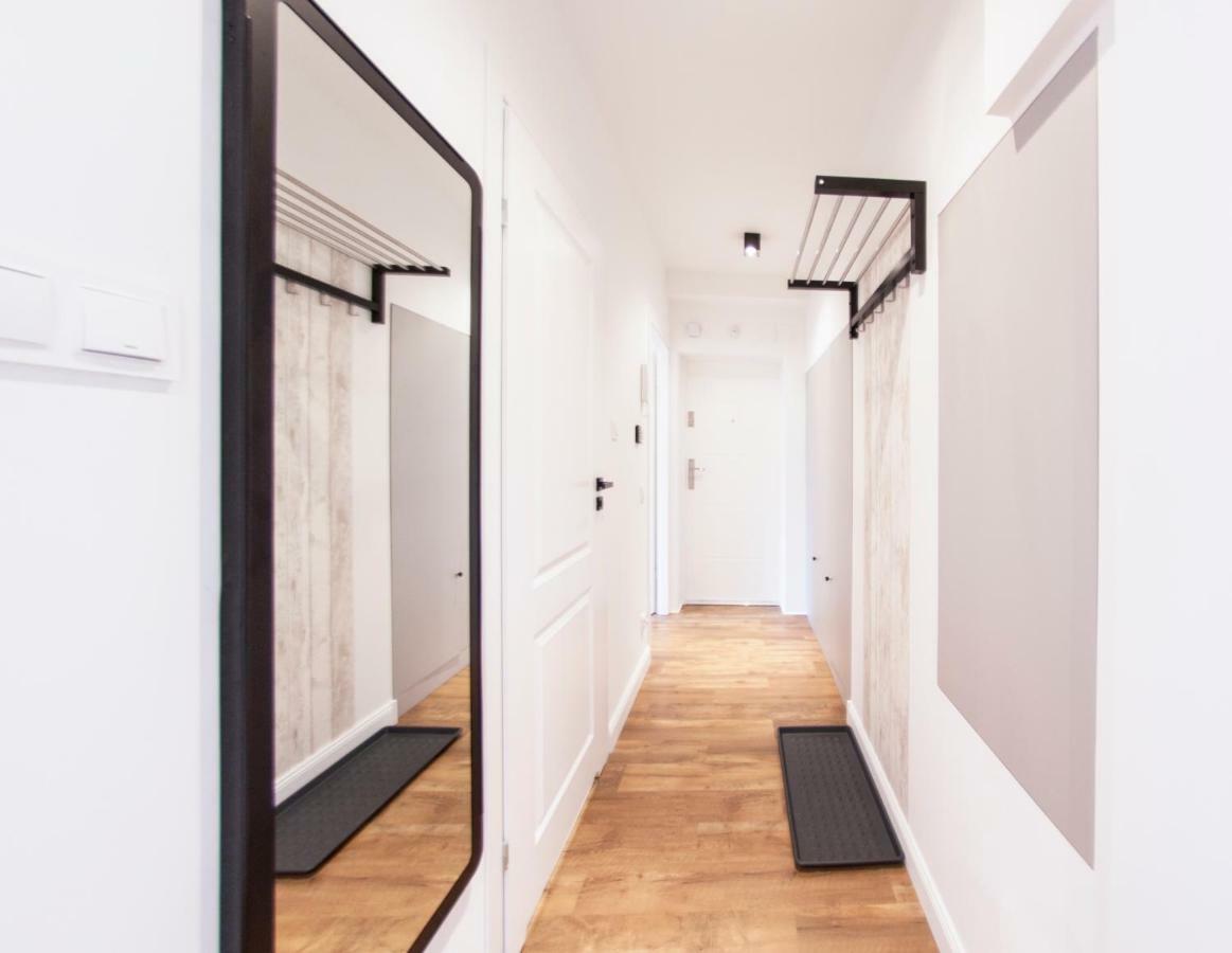 Family Luxury Comfort Old Town Apartament, 1-8, 2 Sypialnie I Salon, Parking W Cenie 그단스크 외부 사진