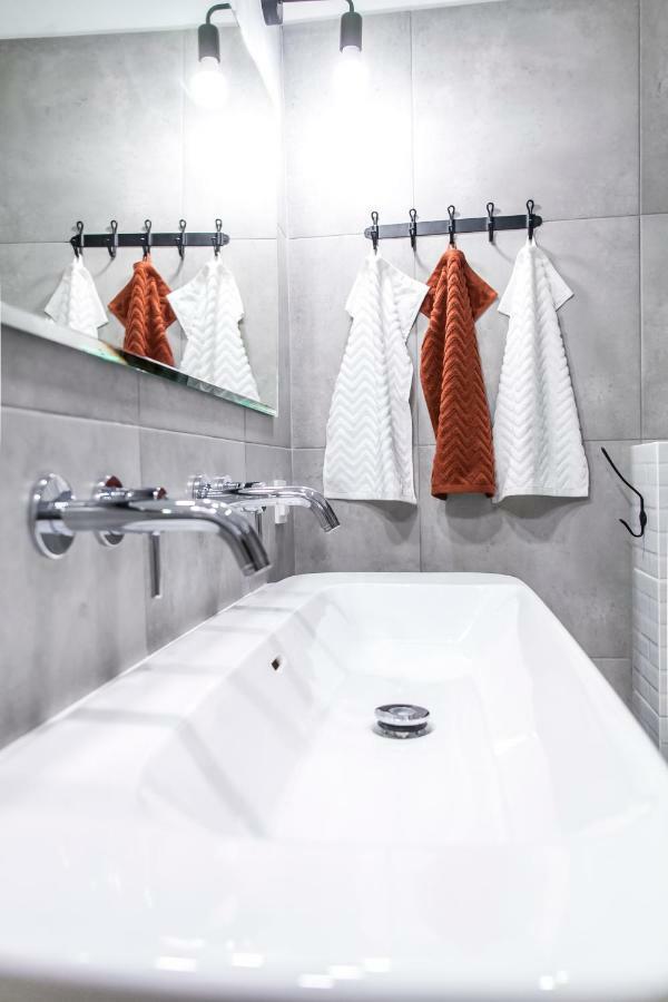 Family Luxury Comfort Old Town Apartament, 1-8, 2 Sypialnie I Salon, Parking W Cenie 그단스크 외부 사진